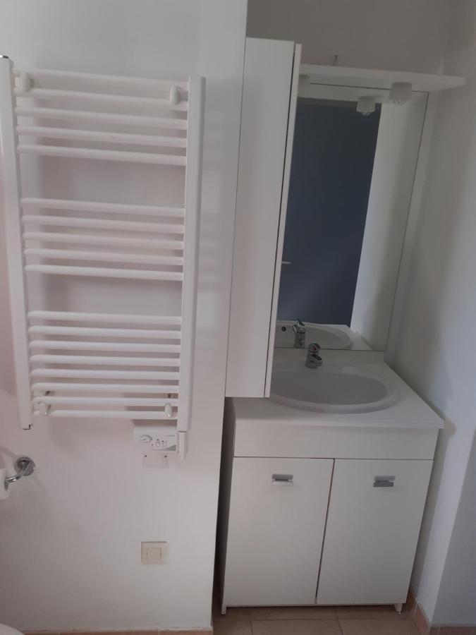 Ferienwohnung Sous Le Soleil Des Alpilles Mouries Exterior foto